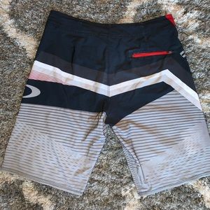Oakley Swim - Oakley men’s size 34 swim trunks! Oakley Swim - Oakley men’s size 34 swim trunks!